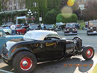 Patti and I parked 100 yard away in front of the Empress Hotel